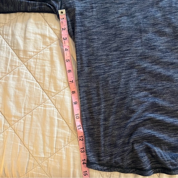 Lululemon long sleeved tee - Picture 5 of 11